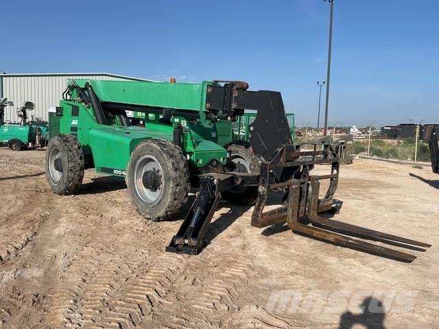 SkyTrak 10042 Telescopic handlers