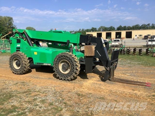 SkyTrak 10042 Telescopic handlers