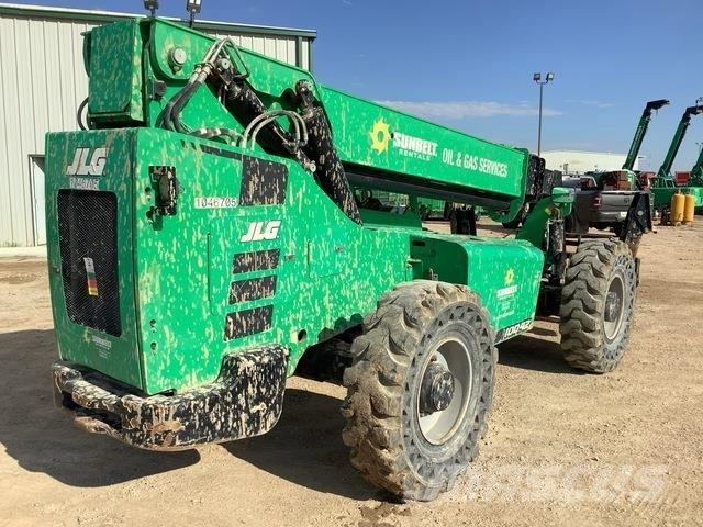 SkyTrak 10042 Telescopic handlers