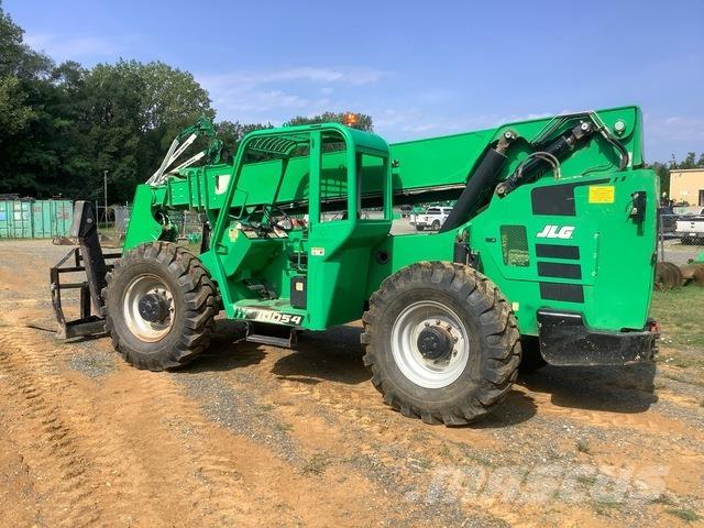 SkyTrak 10054 Telescopic handlers