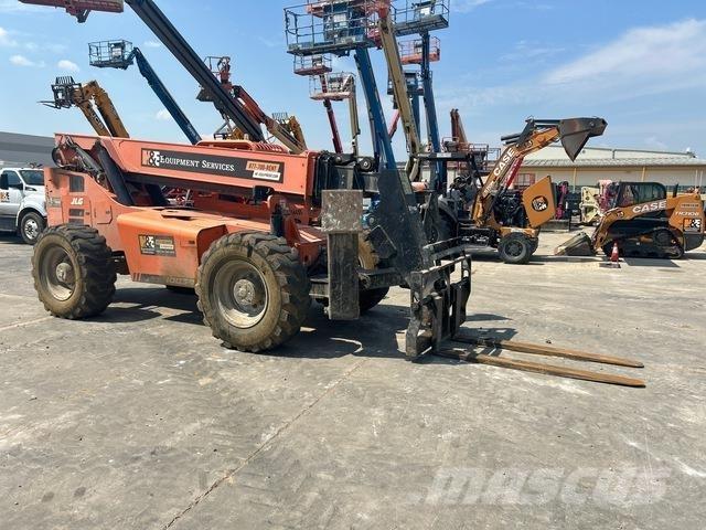 SkyTrak 10054 Telescopic handlers
