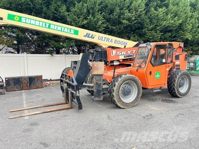 SkyTrak 10054 Telescopic handlers