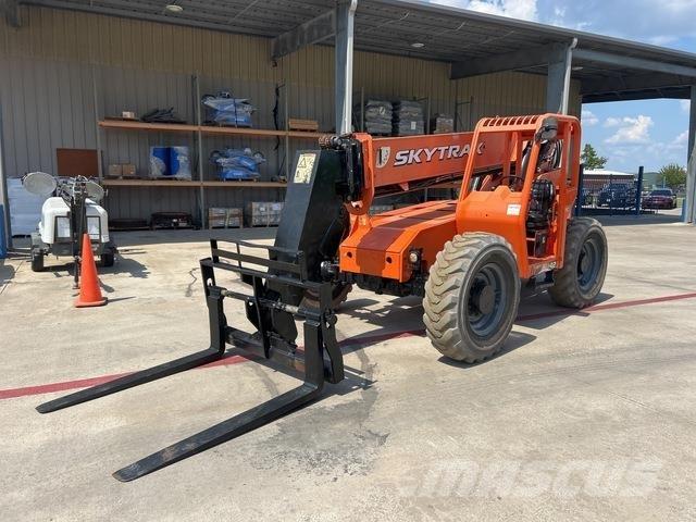 SkyTrak 6042 Telescopic handlers