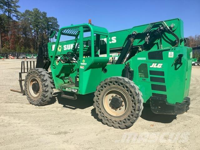 SkyTrak 6042 Telescopic handlers