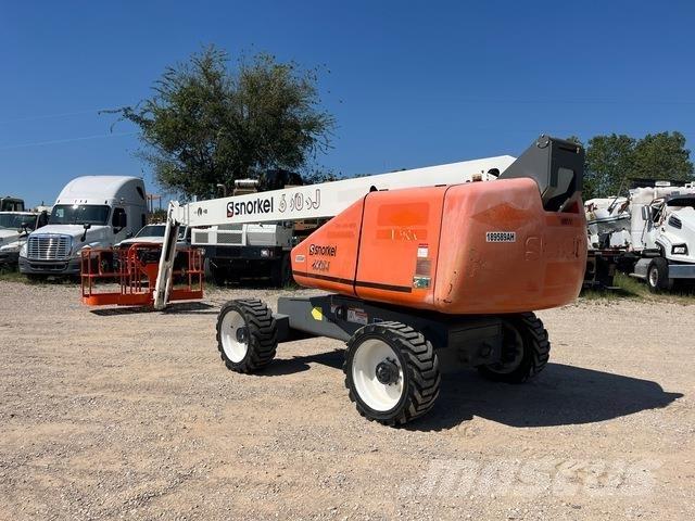 Snorkel 660SJ Telescopic boom lifts