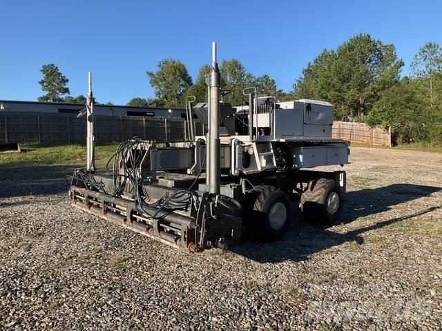 Somero S-240 Concrete distribution booms