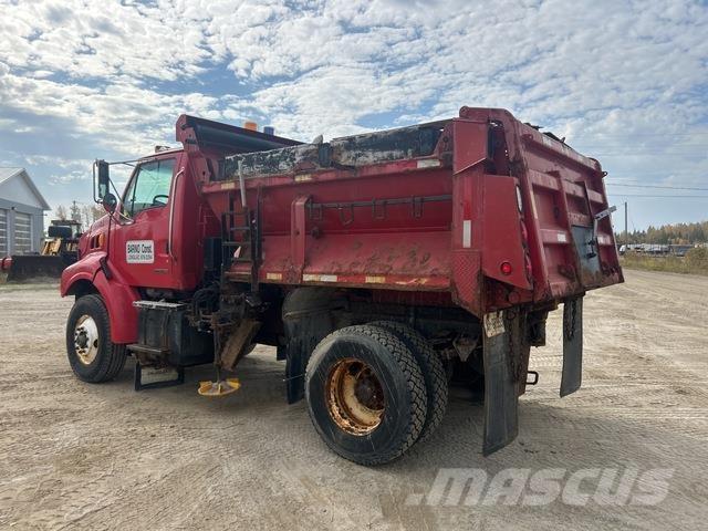 Sterling L9500 Snow blades and plows