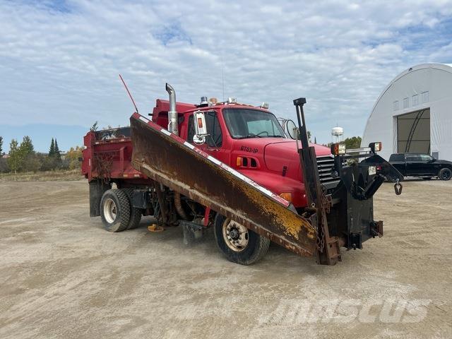 Sterling L9500 Snow blades and plows