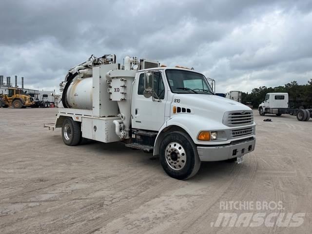 Sterling M7500 Commercial vehicle