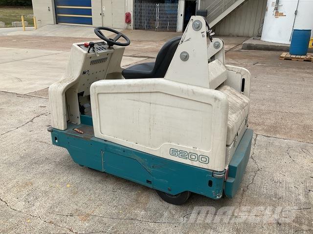 Tennant 6200 Indoor sweepers