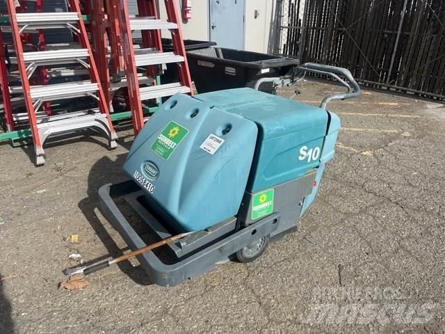 Tennant S10 Indoor sweepers