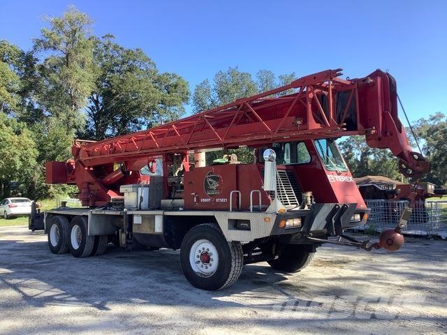 Terex T230 Track mounted cranes