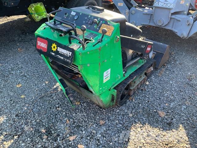 Toro 22323G Skid steer loaders