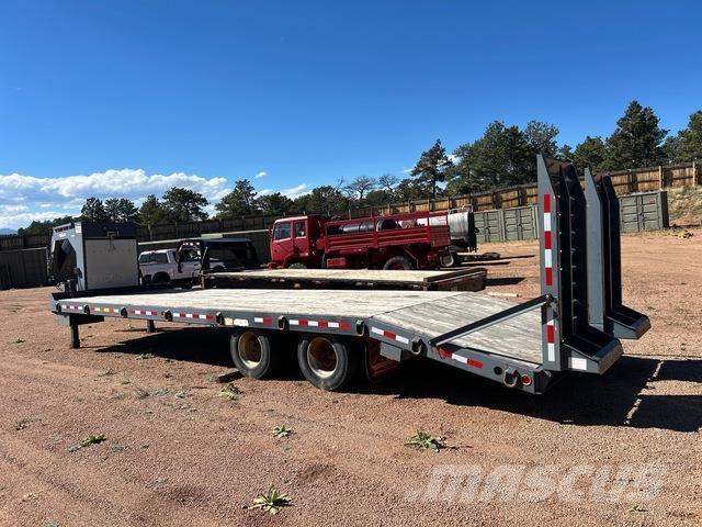 TOWMASTER T-30 Car carrier