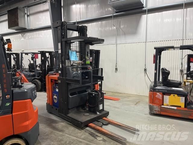 Toyota 7BPUE15 Medium lift order picker