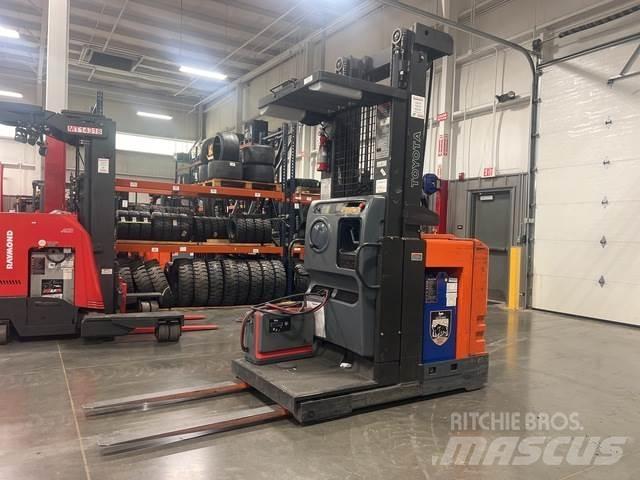 Toyota 7BPUE15 Medium lift order picker