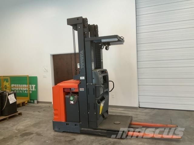 Toyota 7BPUE15 Medium lift order picker