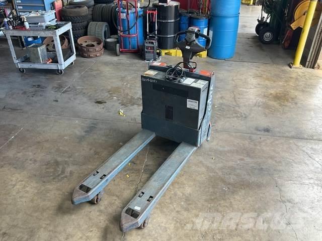 Toyota 8HBW23 Hand pallet truck
