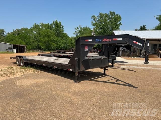 TrailMaxx  Car carrier