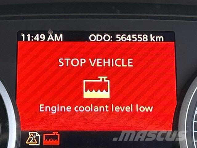 UD CD 25 360 Curtain sider trucks