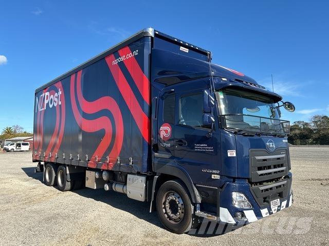 UD CD 25 360 Curtain sider trucks
