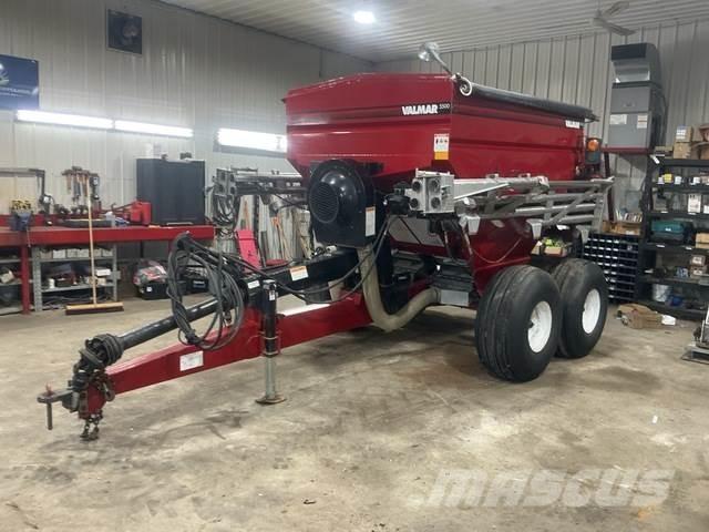 Valmar 5500 Mineral spreaders