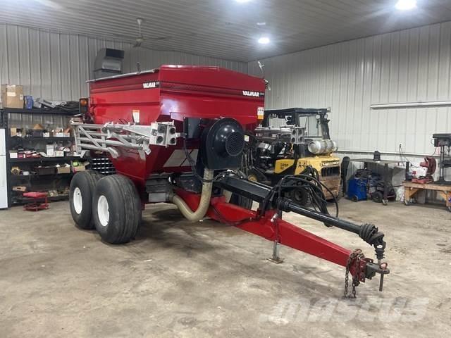 Valmar 5500 Mineral spreaders