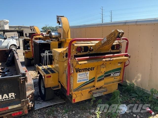 Vermeer BC1500 Wood chippers