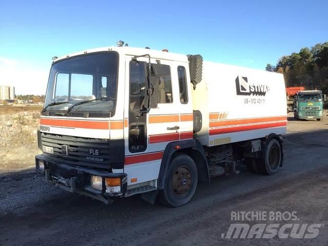 Volvo FL611 Sweeper trucks