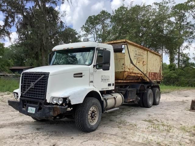Volvo V12 Skip bin truck