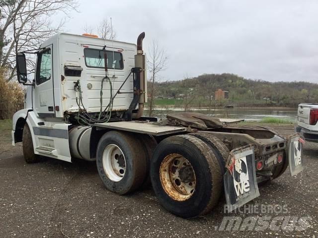 Volvo VNL Prime Movers