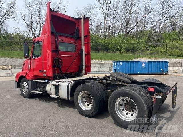 Volvo VNL Prime Movers