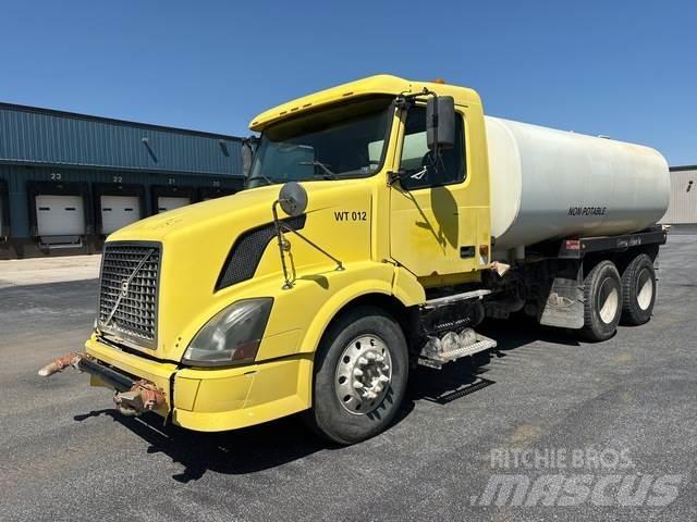 Volvo VNL Water bowser