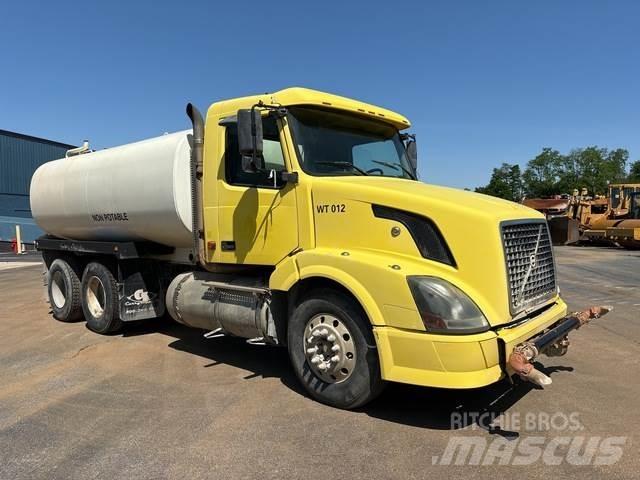 Volvo VNL Water bowser