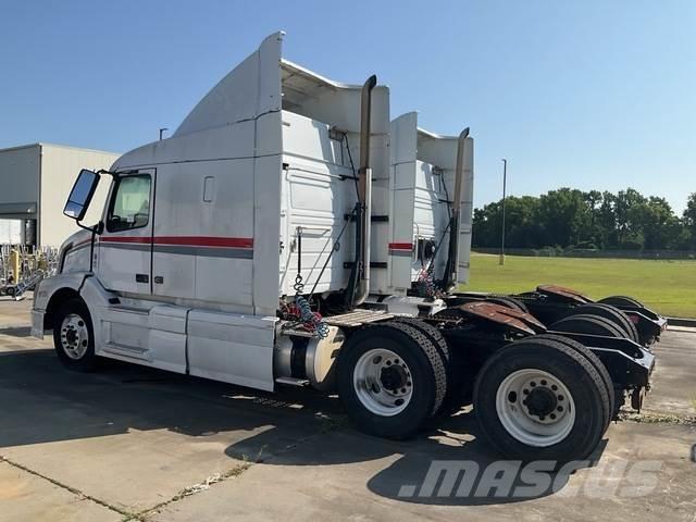 Volvo VNL Prime Movers