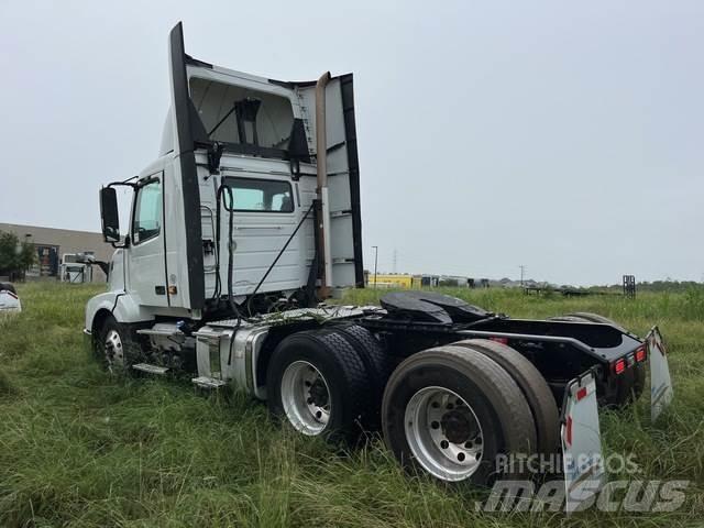 Volvo VNL Prime Movers