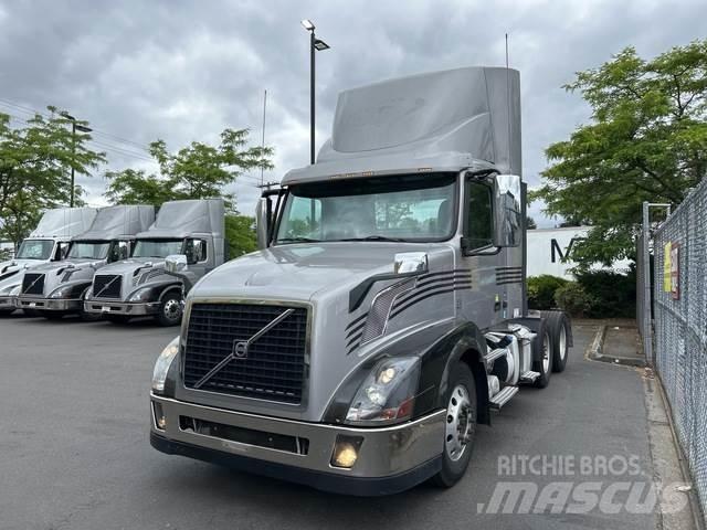 Volvo VNL 300 Prime Movers
