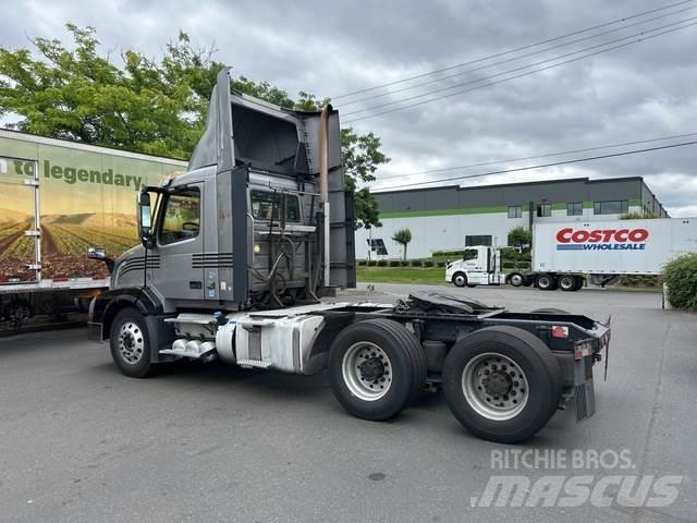 Volvo VNL 300 Prime Movers