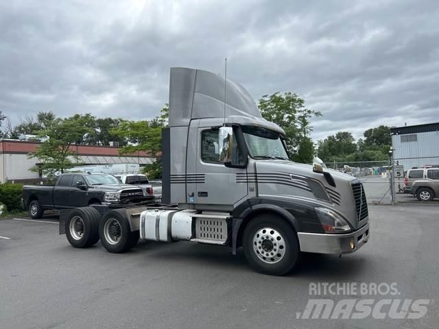 Volvo VNL 300 Prime Movers