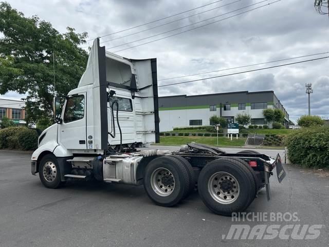 Volvo VNL 300 Prime Movers