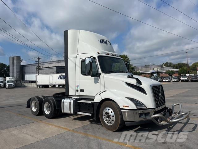 Volvo VNL 300 Prime Movers