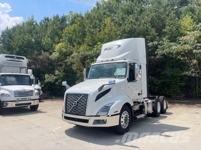 Volvo VNL300 Prime Movers