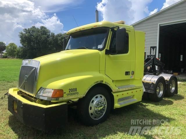 Volvo VNL64T Prime Movers