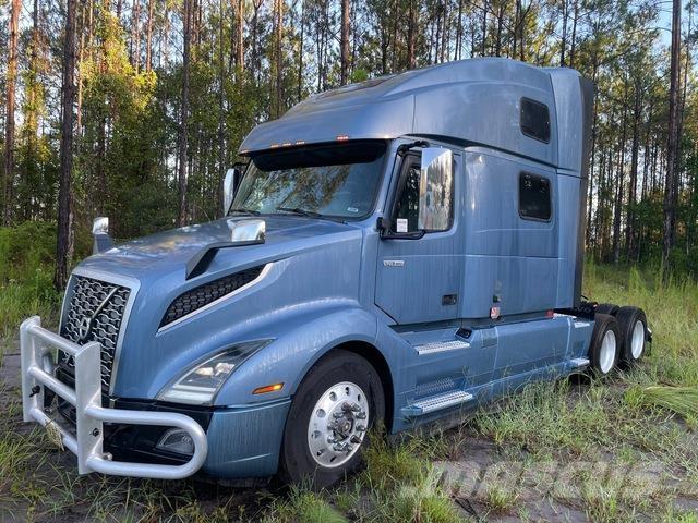 Volvo VNL860 Prime Movers