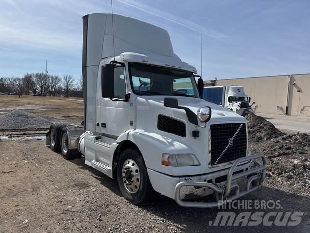 Volvo VNM Prime Movers