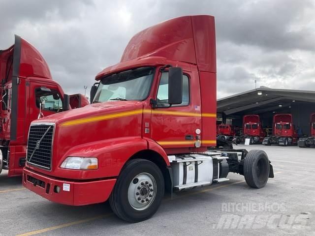 Volvo VNM Prime Movers