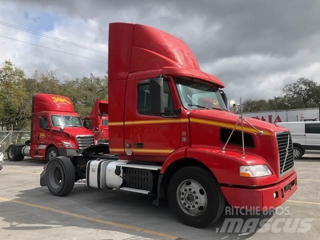 Volvo VNM Prime Movers