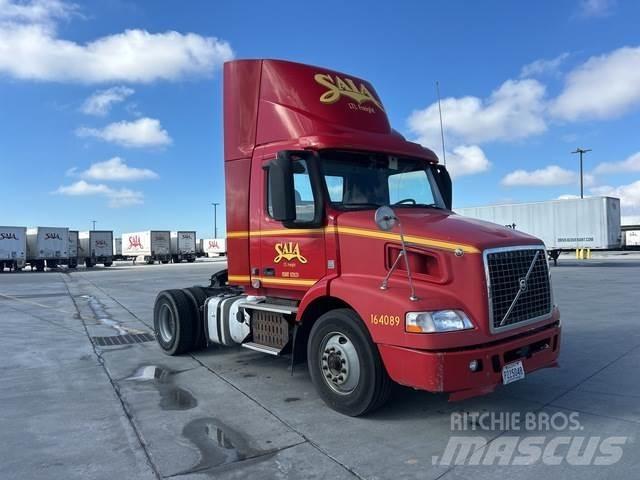 Volvo VNM Prime Movers