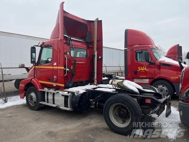 Volvo VNM Prime Movers