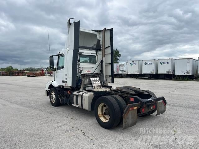 Volvo VNM Prime Movers